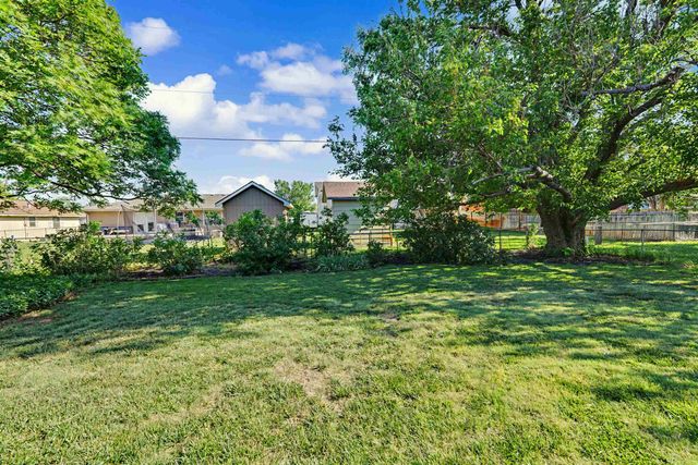 209 Laura St., Salina, KS 67401