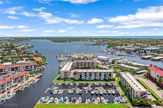 807 River Point DR 102D, Naples, FL 34102