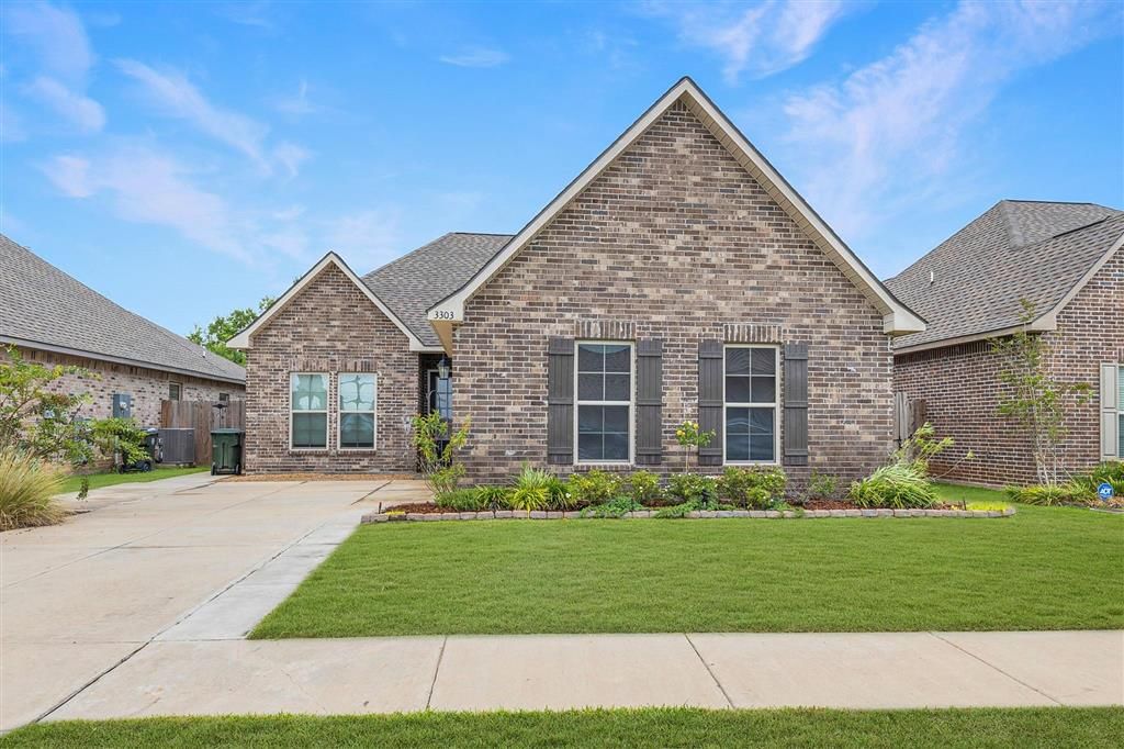 3303 Fairwood Lane, Lake Charles, LA 70607