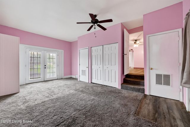 7484 Greenwood Manor Rd, Louisville, KY 40258