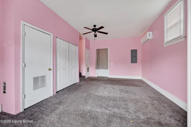 7484 Greenwood Manor Rd, Louisville, KY 40258