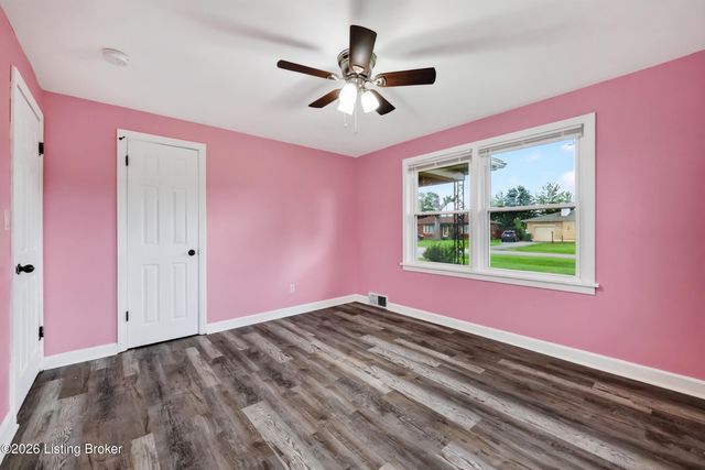 7484 Greenwood Manor Rd, Louisville, KY 40258