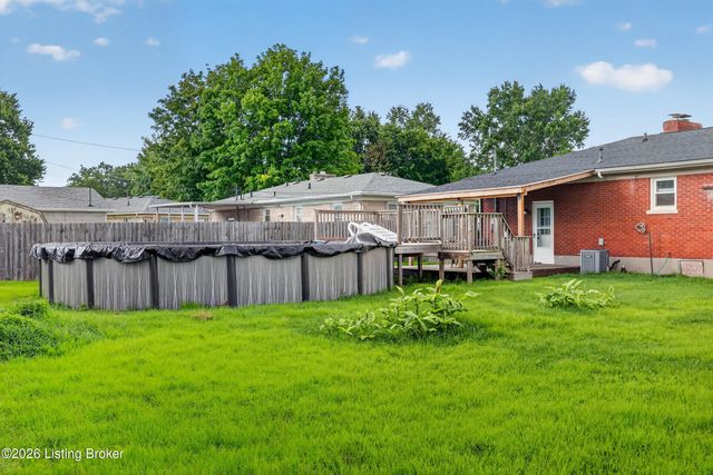 7484 Greenwood Manor Rd, Louisville, KY 40258