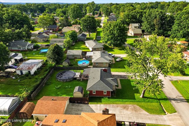 7484 Greenwood Manor Rd, Louisville, KY 40258