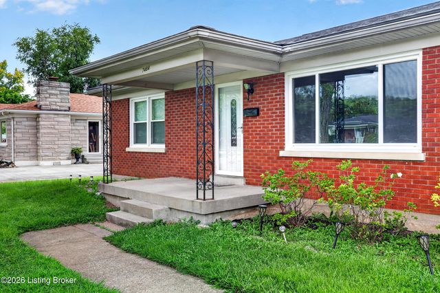 7484 Greenwood Manor Rd, Louisville, KY 40258