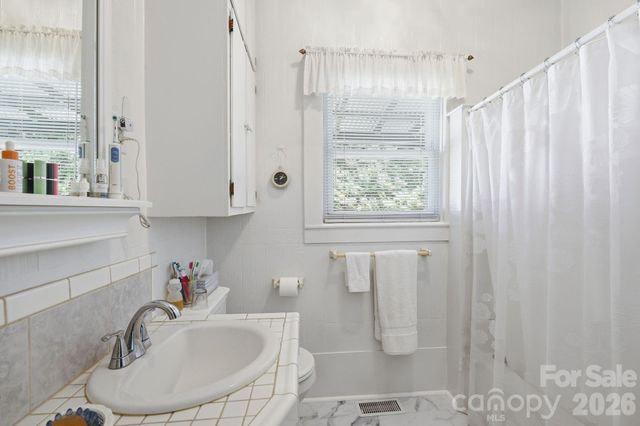144 E Park Road, Ellenboro, NC 28040