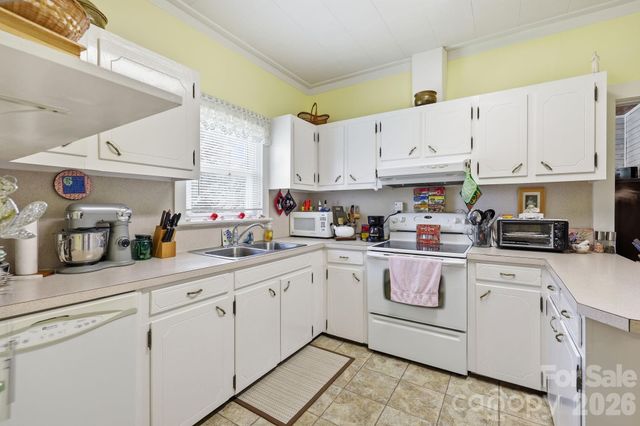 144 E Park Road, Ellenboro, NC 28040
