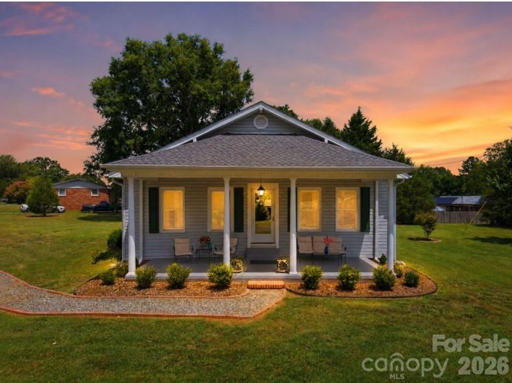 144 E Park Road, Ellenboro, NC 28040
