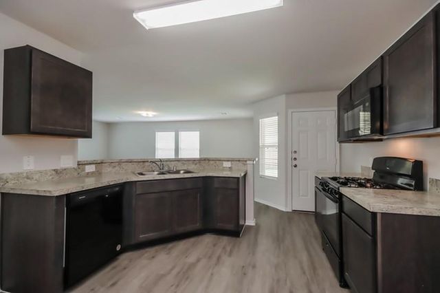 204 Blue Crane Street, Huntsville, TX 77320