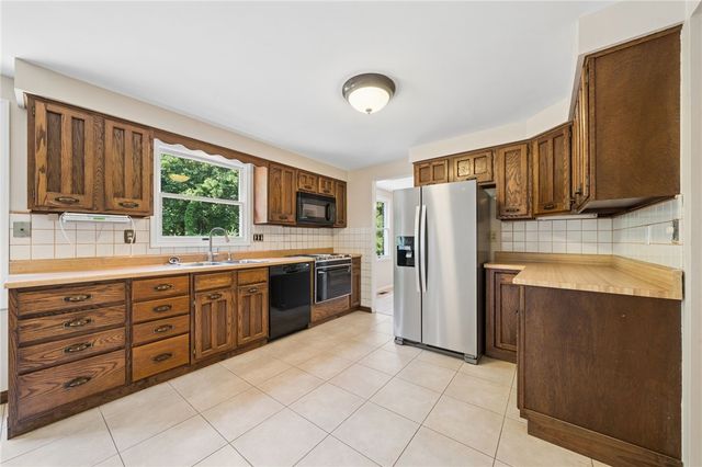 2104 Berkshire Drive, Monroeville, PA 15146
