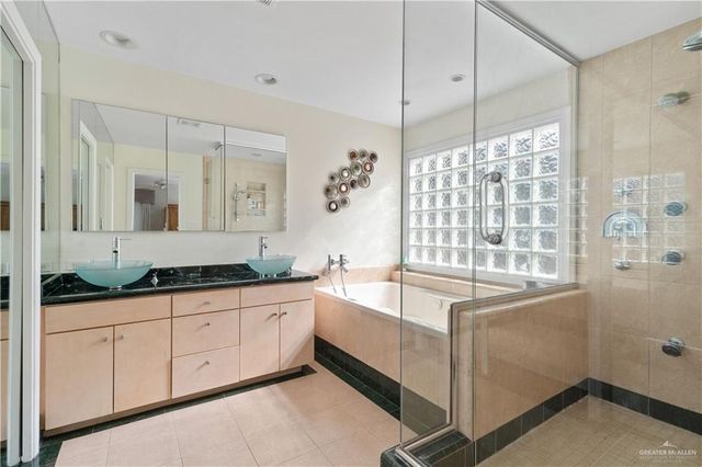 1113 Xanthisma Avenue, Mcallen, TX 78504