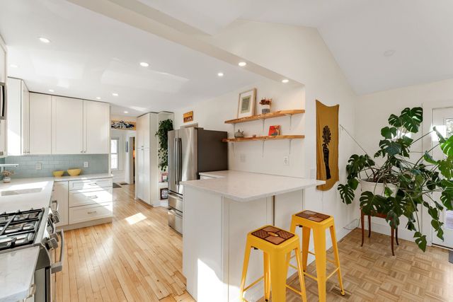 4 University Road, Burlington, VT 05401