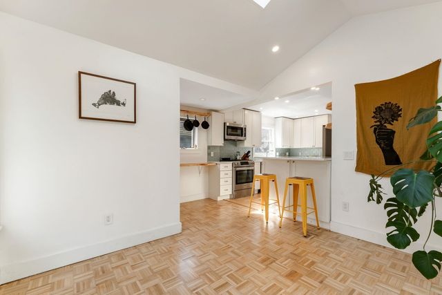 4 University Road, Burlington, VT 05401