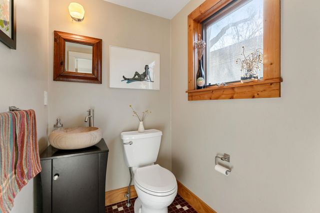 4 University Road, Burlington, VT 05401