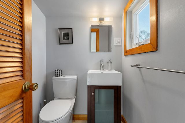 4 University Road, Burlington, VT 05401