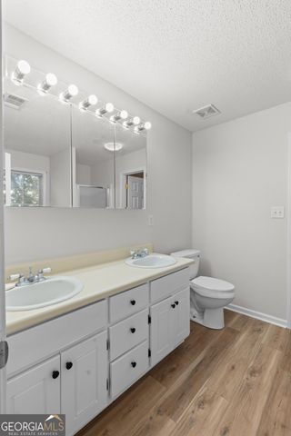 600 Longstreet Lane, Locust Grove, GA 30248