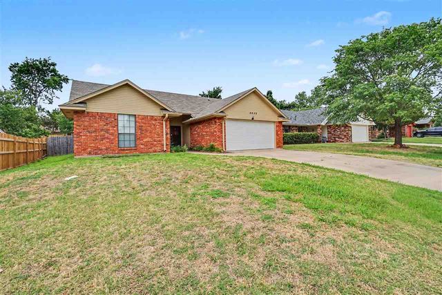 4829 SE Tattershall Way, Lawton, OK 73501