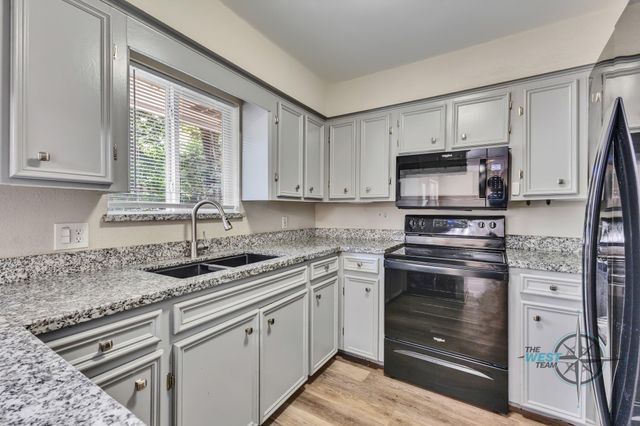 707 Hildred Avenue, Conroe, TX 77303