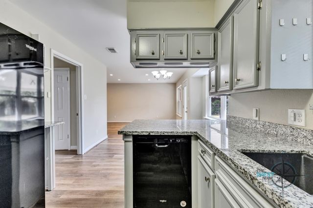 707 Hildred Avenue, Conroe, TX 77303