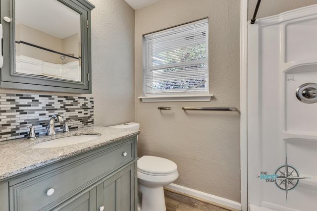 707 Hildred Avenue, Conroe, TX 77303
