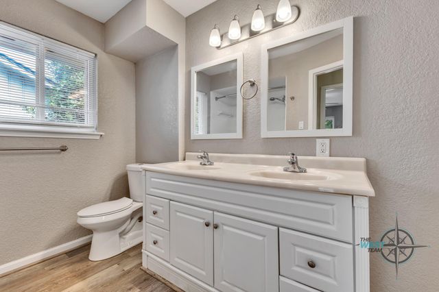 707 Hildred Avenue, Conroe, TX 77303