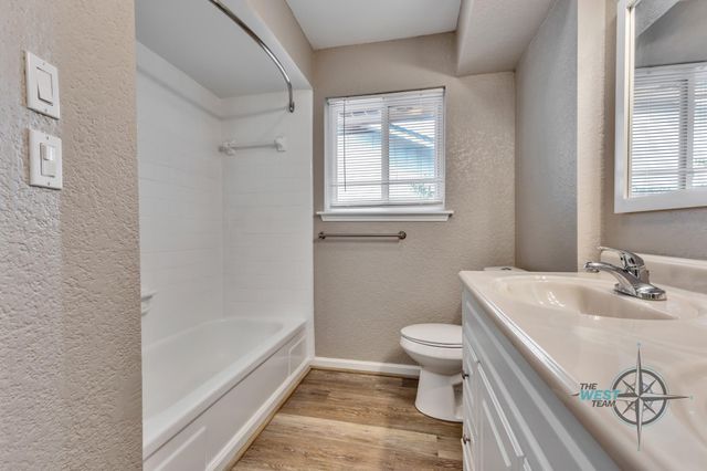 707 Hildred Avenue, Conroe, TX 77303
