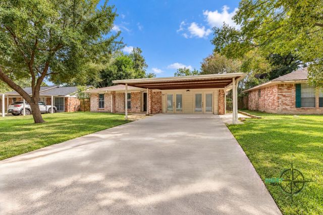 707 Hildred Avenue, Conroe, TX 77303