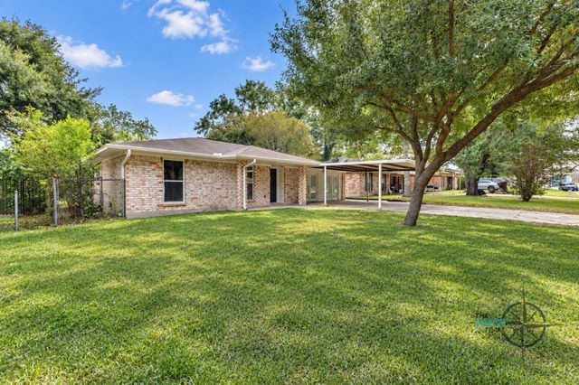 707 Hildred Avenue, Conroe, TX 77303