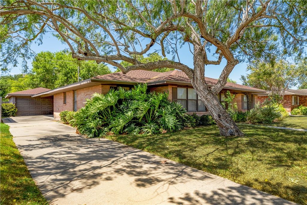 610 Carmel Pkwy, Corpus Christi, TX 78411 — photo 2