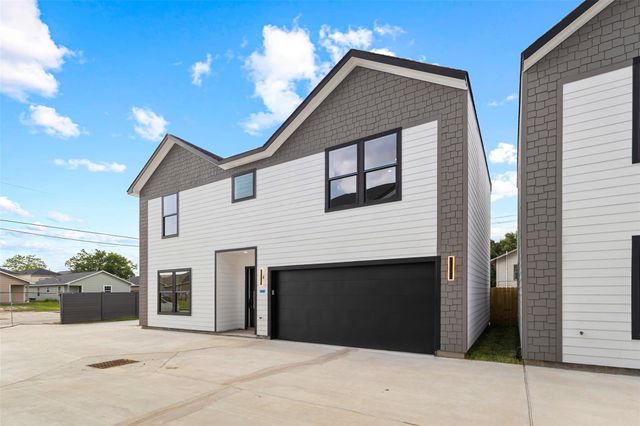 7558 Dyer Street, Houston, TX 77088