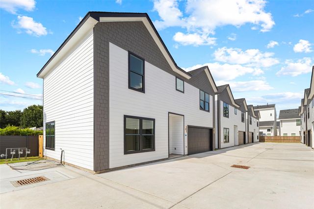 7558 Dyer Street, Houston, TX 77088