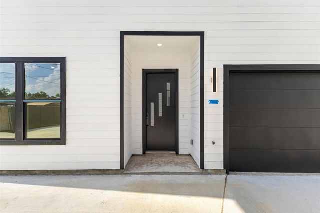 7558 Dyer Street, Houston, TX 77088