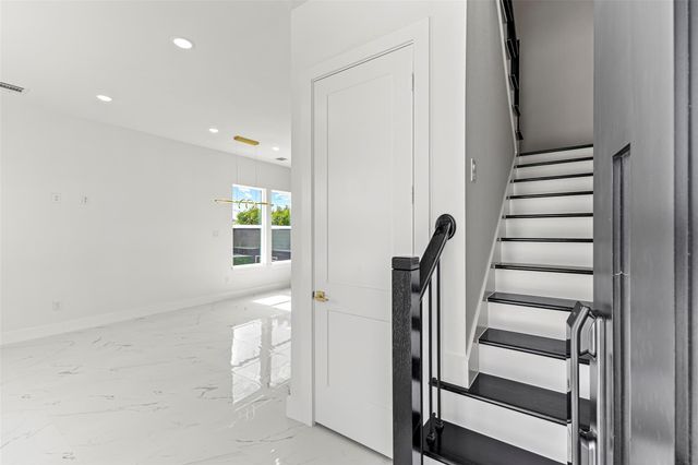 7558 Dyer Street, Houston, TX 77088