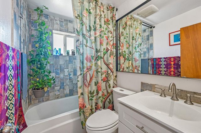 318 S TERRY Circle, Tempe, AZ 85281