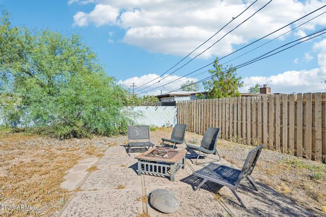318 S TERRY Circle, Tempe, AZ 85281