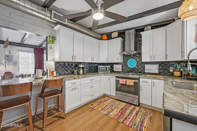 318 S TERRY Circle, Tempe, AZ 85281