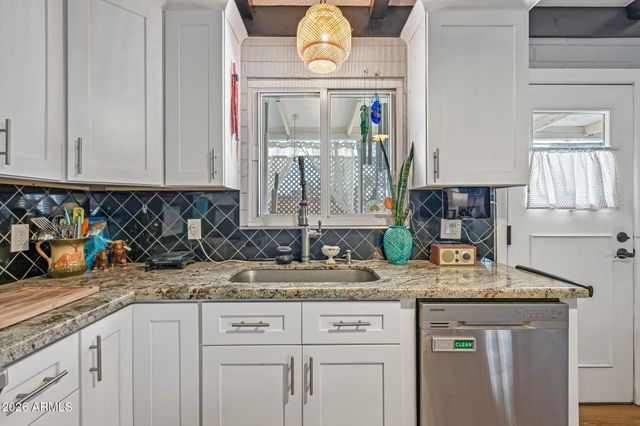 318 S TERRY Circle, Tempe, AZ 85281