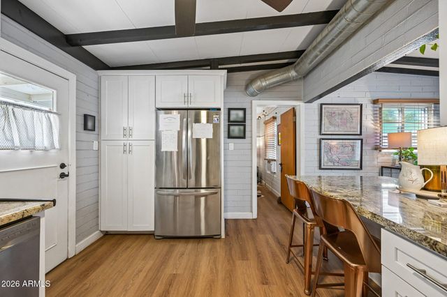 318 S TERRY Circle, Tempe, AZ 85281
