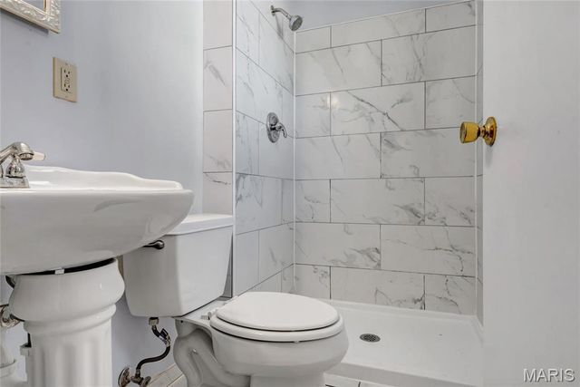 1703 Boardwalk Avenue, Florissant, MO 63031