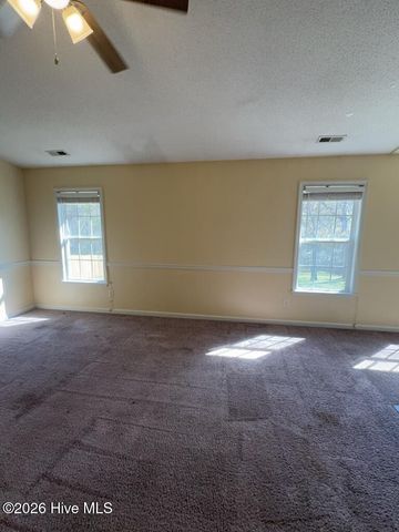 437 Boysenberry Lane, Hubert, NC 28539