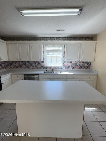 437 Boysenberry Lane, Hubert, NC 28539