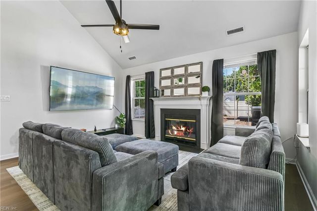 900 Sheffield ST, Hampton, VA 23666