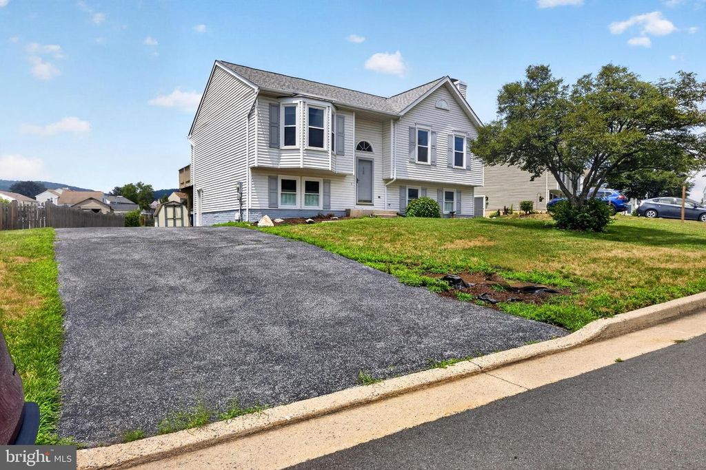 105 COLLIERY DR, Thurmont, MD 21788
