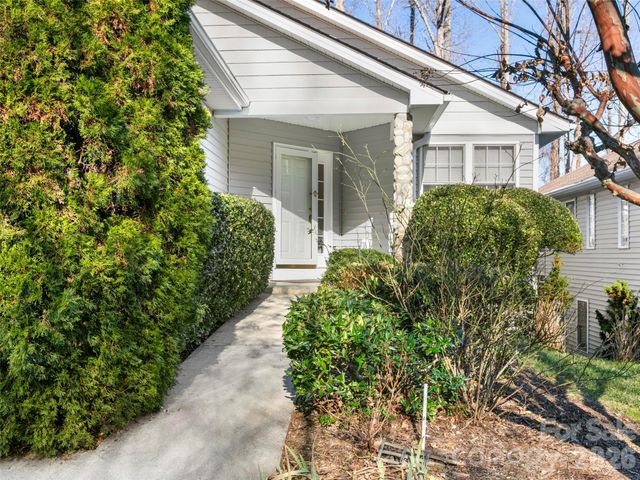 305 Ewarts Hill Road, Hendersonville, NC 28739