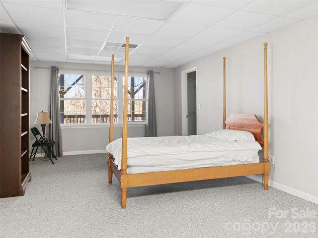 305 Ewarts Hill Road, Hendersonville, NC 28739