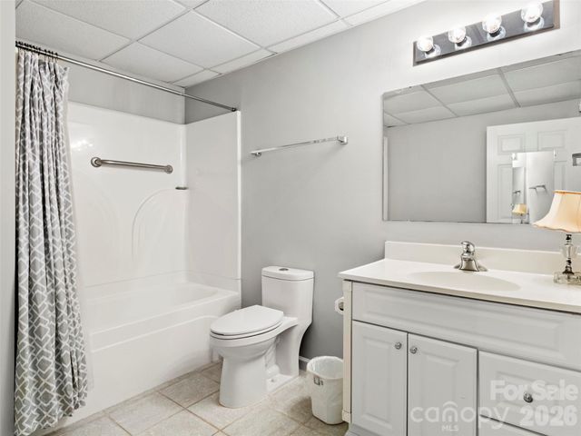 305 Ewarts Hill Road, Hendersonville, NC 28739