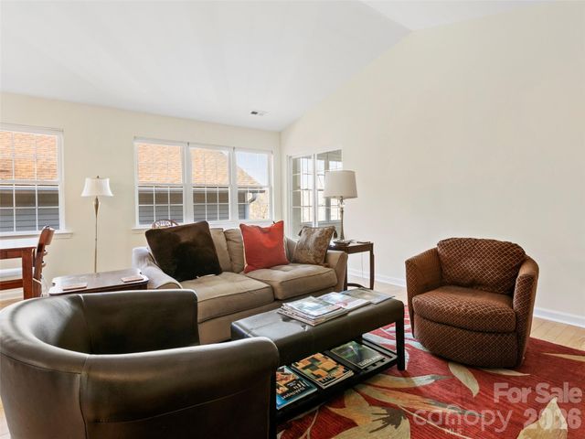 305 Ewarts Hill Road, Hendersonville, NC 28739