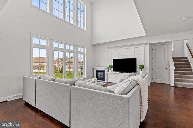 107 STONE RUN DR, Mechanicsburg, PA 17050