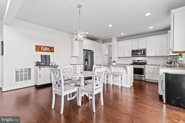 107 STONE RUN DR, Mechanicsburg, PA 17050