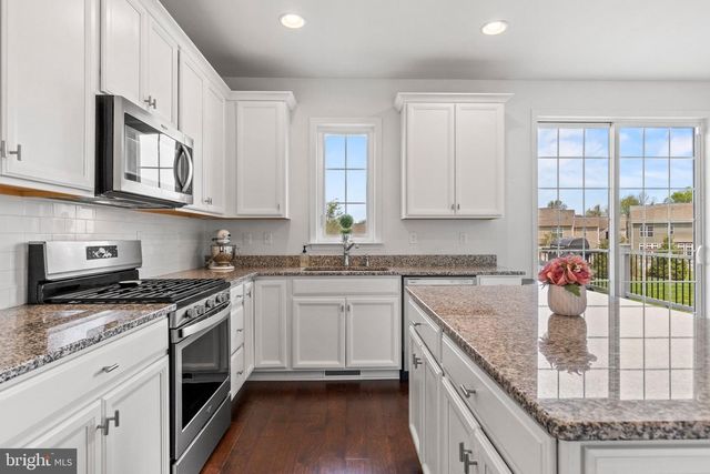 107 STONE RUN DR, Mechanicsburg, PA 17050